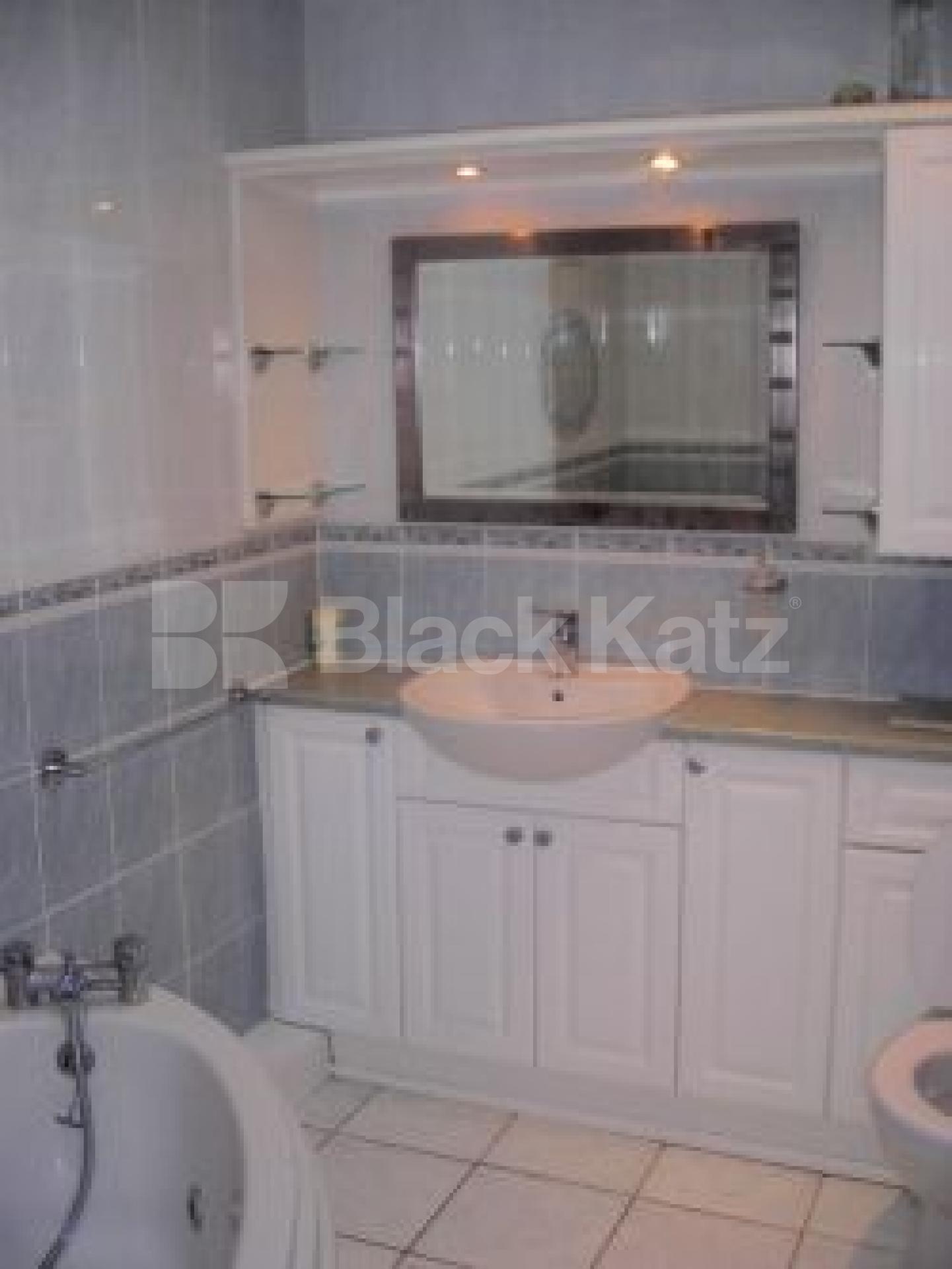 			4 Bedroom, 1 bath, 1 reception Flat			 Turpin Way, ARCHWAY N19 N19